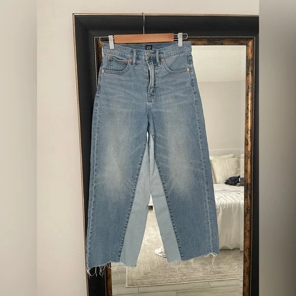 GAP Light Blue High-Rise Wide-Leg Jeans - Picture 2 of 6